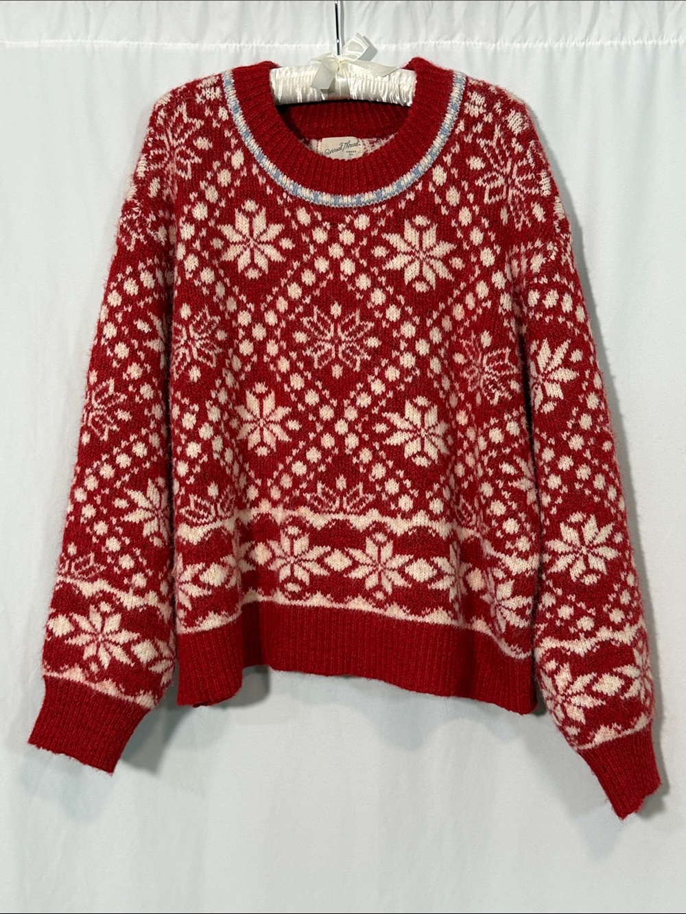 Universal Thread Red and White Snowflake Crewneck Sweater